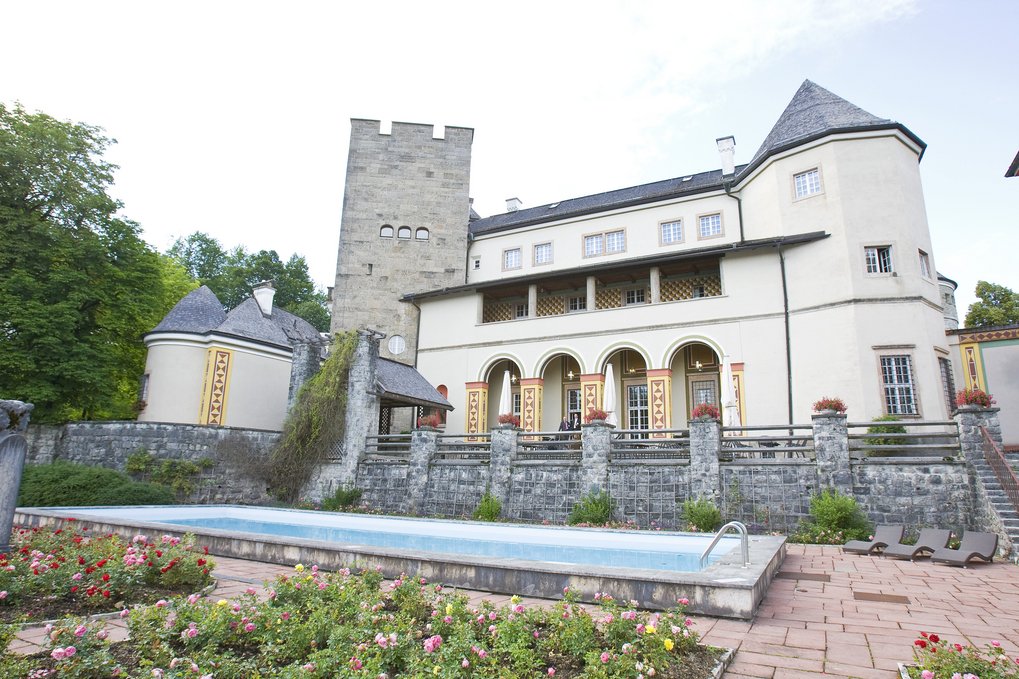 Das Schloß ist beliebte Tagungs- und Begegnungsstätte. Das Schloß ist beliebte Tagungs- und Begegnungsstätte.