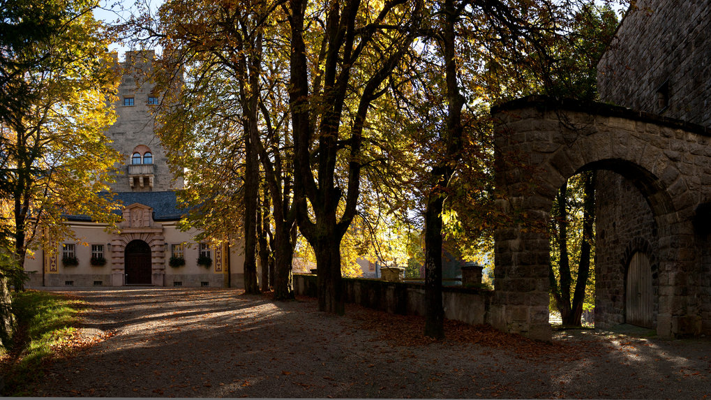 Front entrance of Castle Ringberg (source: https://www.schloss-ringberg.de/)